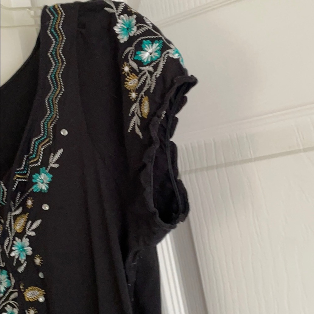 Cute Gathered Tee Shirt! - Picture 4 of 10